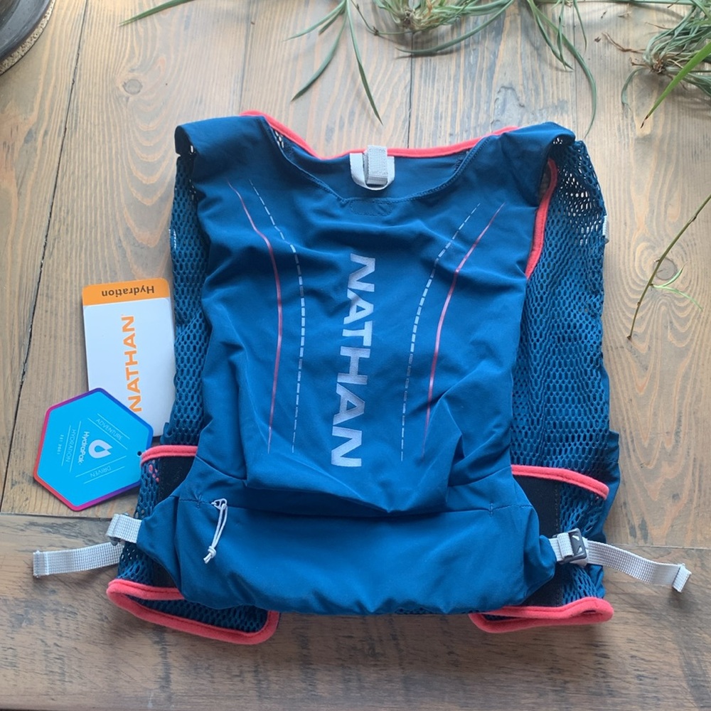Nathan Vaporairess Lite 4L hydration vest with 2 L bladder, xxs-m, NWT!